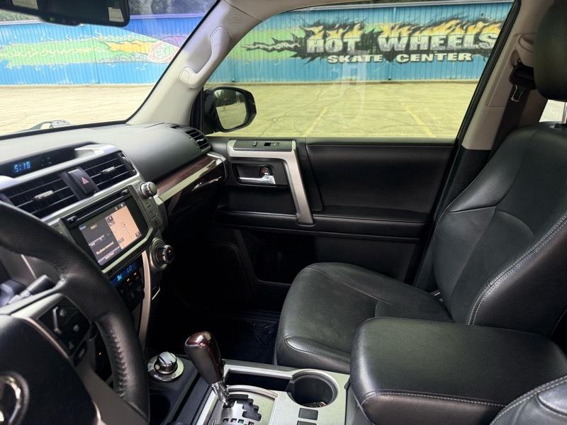Toyota 4Runner SR5 4WD 2016