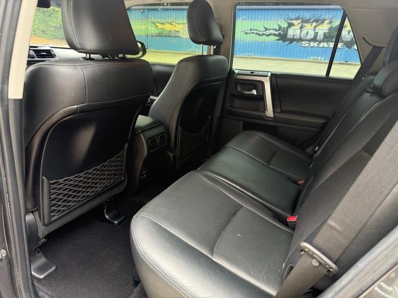 Toyota 4Runner SR5 4WD 2016