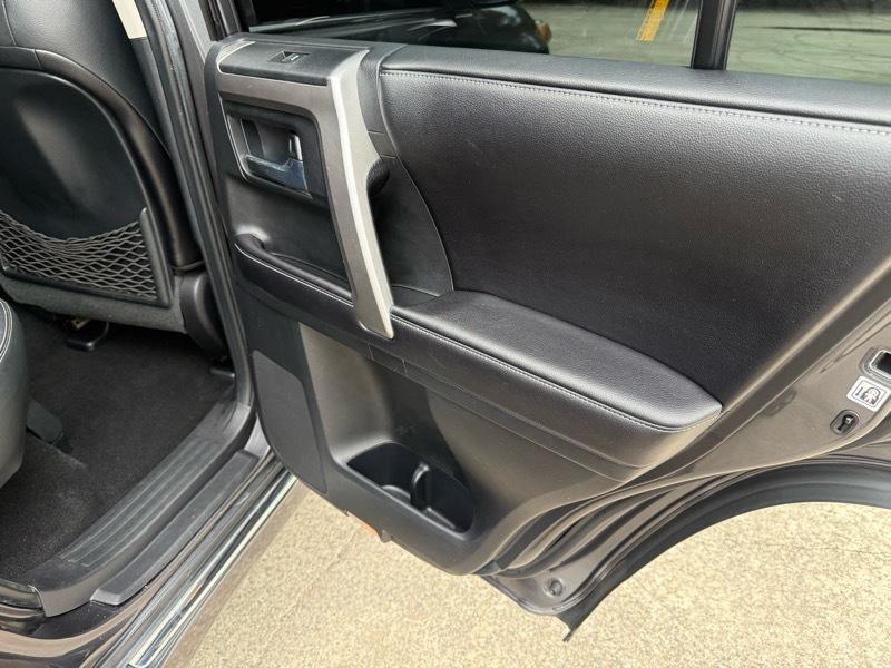 Toyota 4Runner SR5 4WD 2016