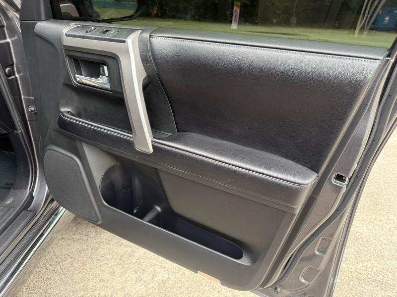 Toyota 4Runner SR5 4WD 2016