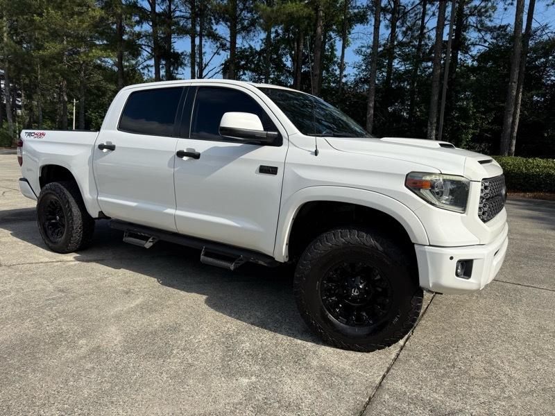 Toyota Tundra SR5 5.7L V8 FFV CrewMax 4WD 2018