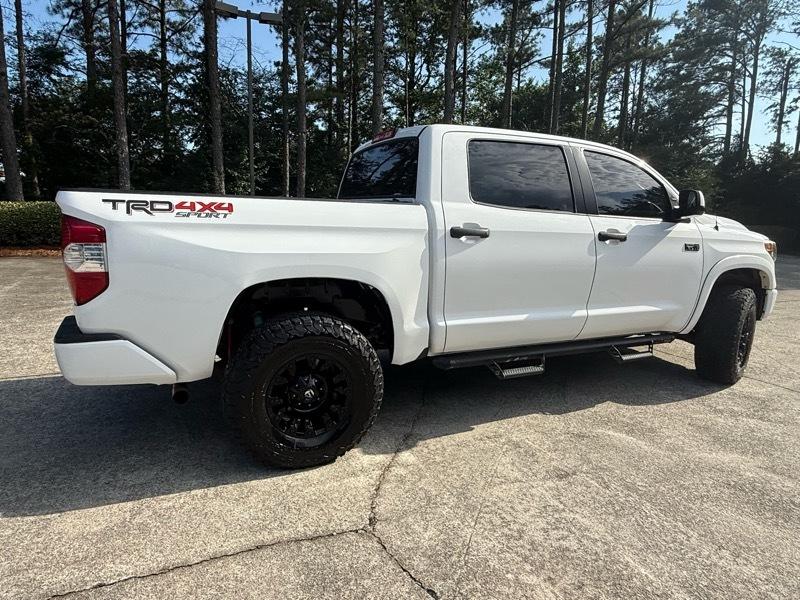 Toyota Tundra SR5 5.7L V8 FFV CrewMax 4WD 2018