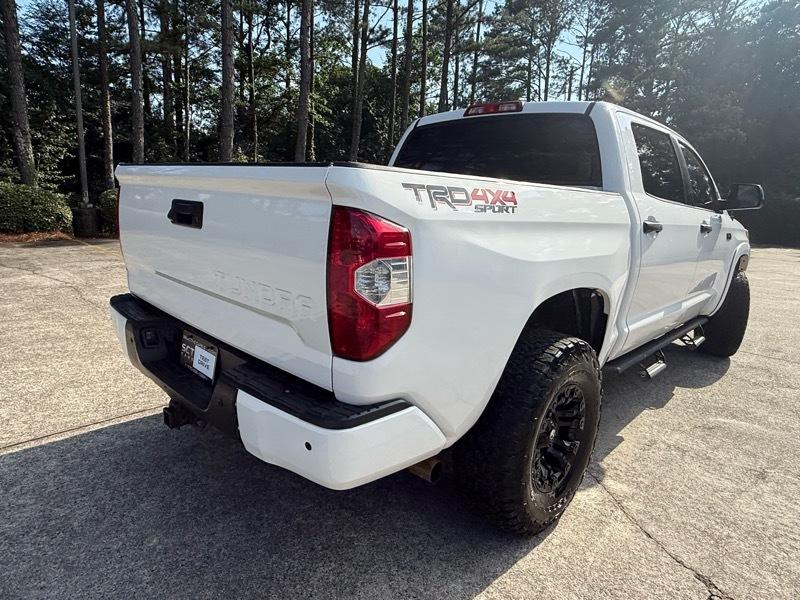 Toyota Tundra SR5 5.7L V8 FFV CrewMax 4WD 2018