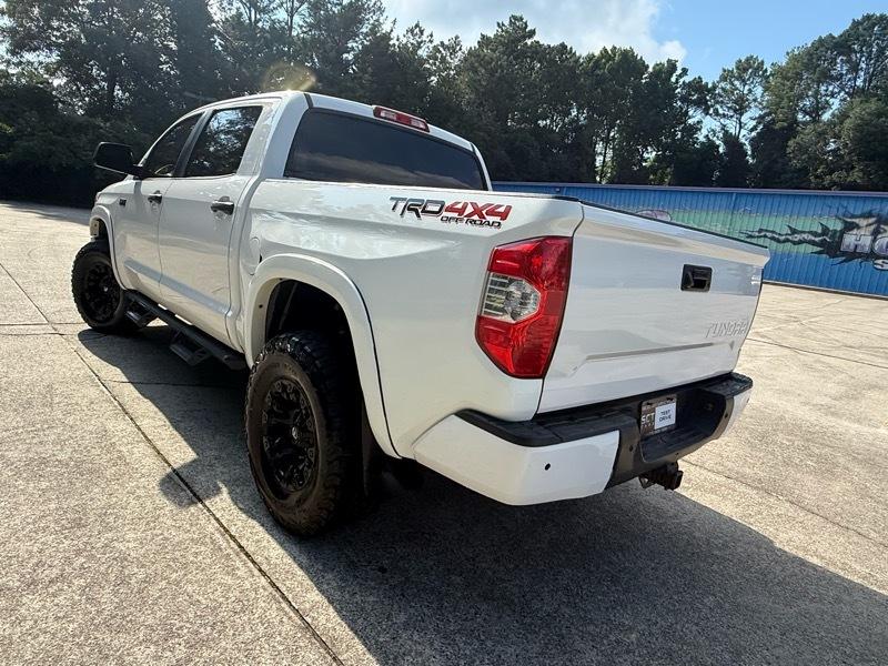 Toyota Tundra SR5 5.7L V8 FFV CrewMax 4WD 2018