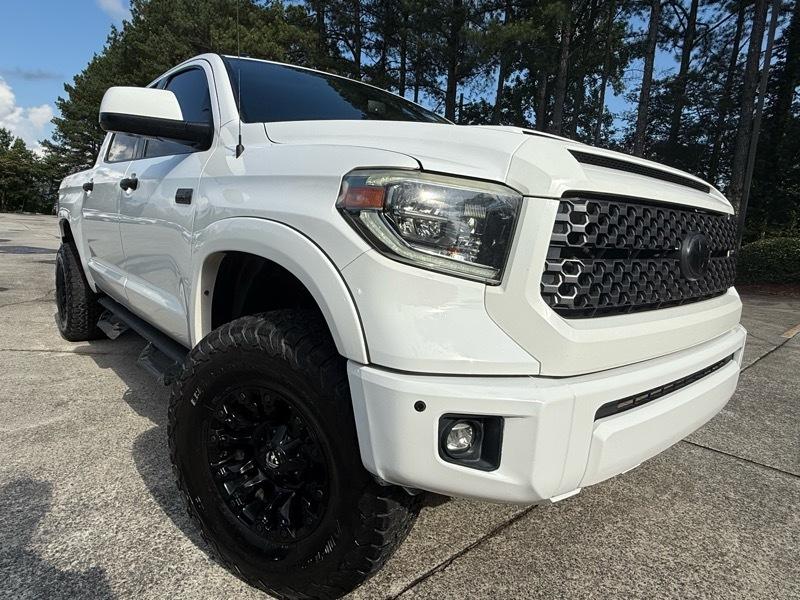 Toyota Tundra SR5 5.7L V8 FFV CrewMax 4WD 2018