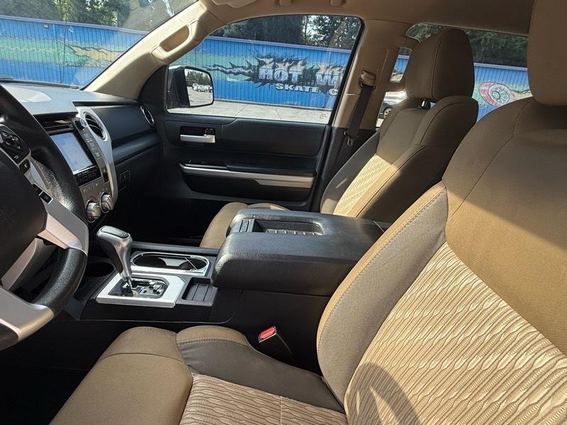Toyota Tundra SR5 5.7L V8 FFV CrewMax 4WD 2018