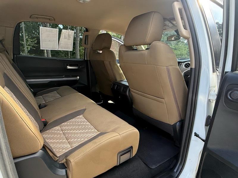 Toyota Tundra SR5 5.7L V8 FFV CrewMax 4WD 2018