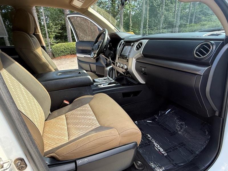 Toyota Tundra SR5 5.7L V8 FFV CrewMax 4WD 2018