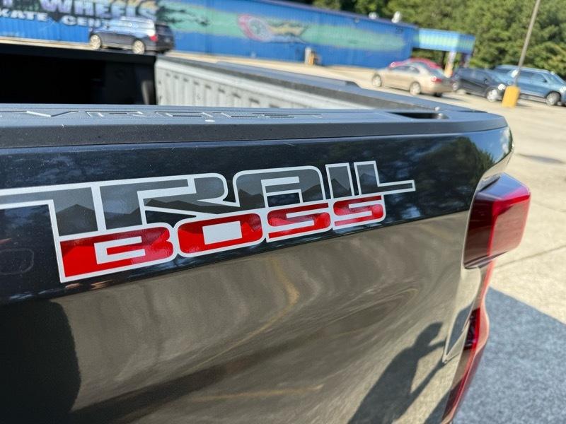 Chevrolet Silverado 1500 LT Trail Boss Crew Cab Long Box 4WD 2021