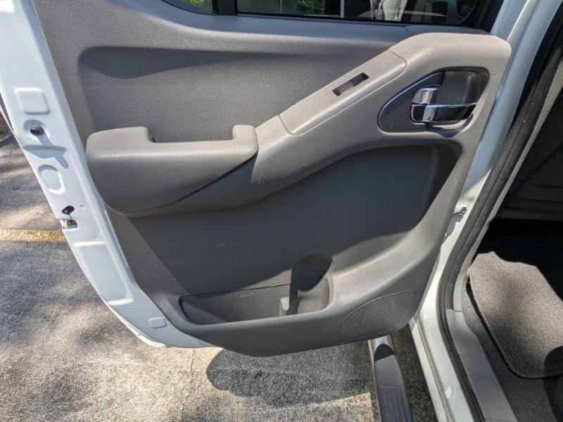 Nissan Frontier S Crew Cab 6MT 2WD 2019