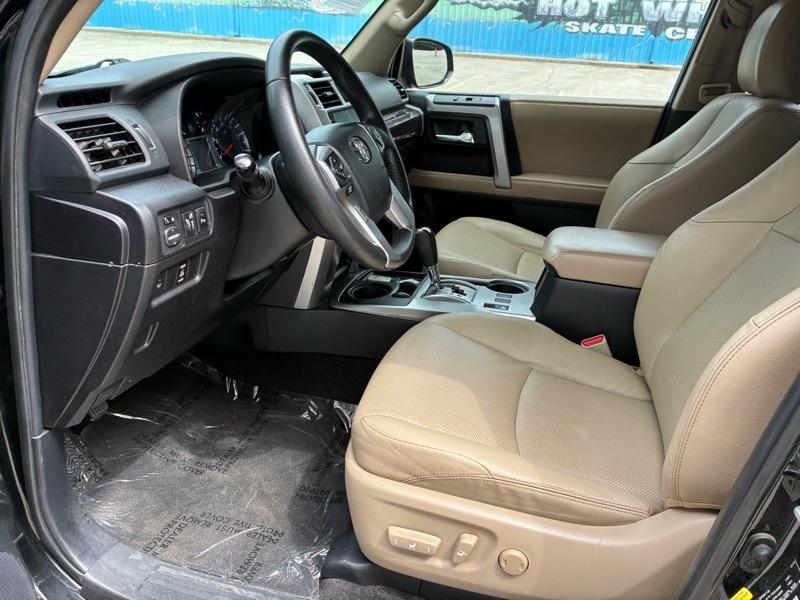 Toyota 4Runner SR5 2WD 2016