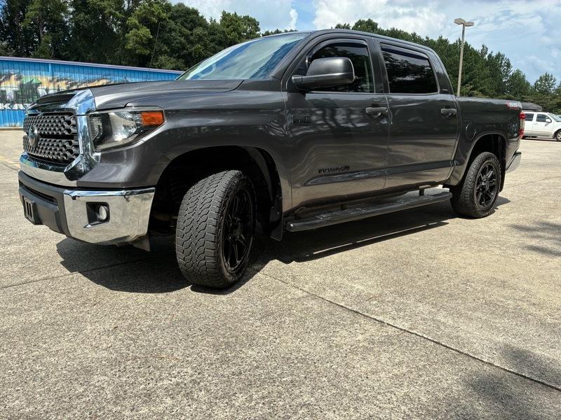 Toyota Tundra SR5 5.7L V8 CrewMax 4WD 2019