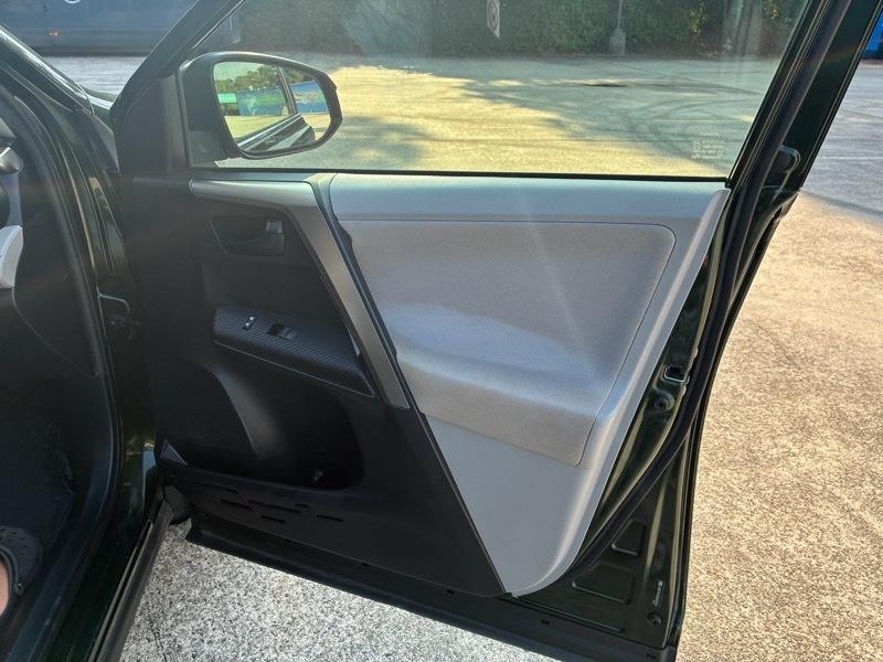 Toyota RAV4 LE FWD 2013