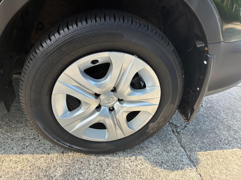 Toyota RAV4 LE FWD 2013