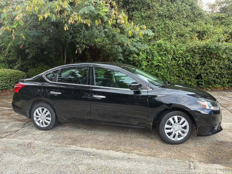Nissan Sentra S 6MT 2017