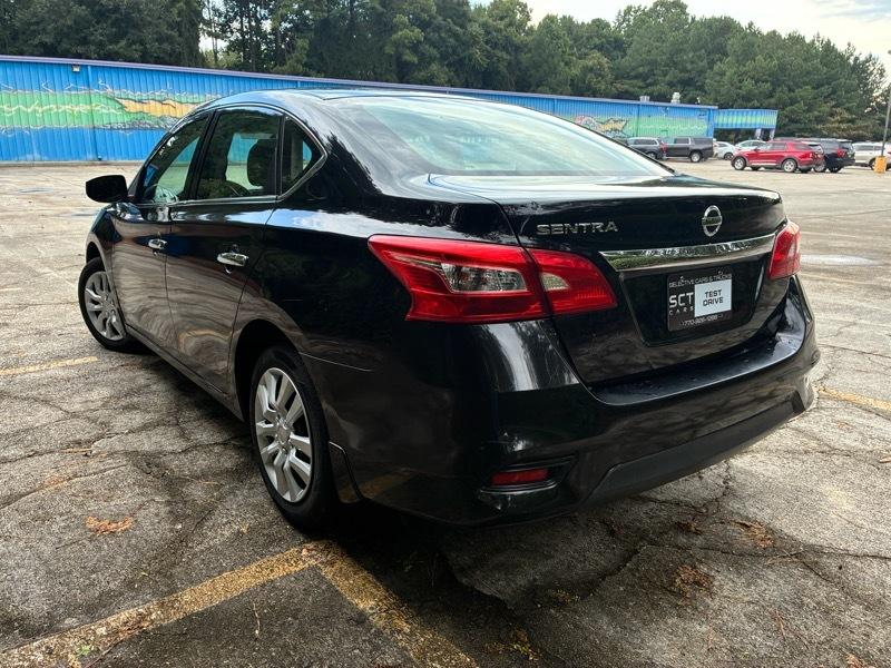 Nissan Sentra S 6MT 2017