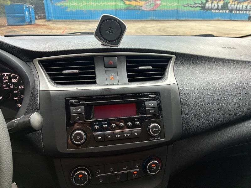 Nissan Sentra S 6MT 2017