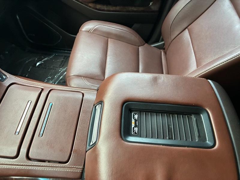 Chevrolet Suburban Premier 4WD 2017