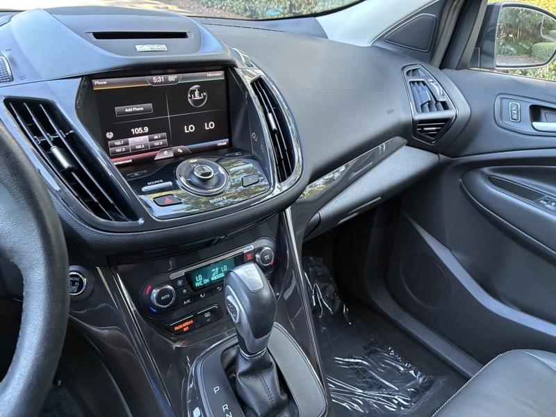 Ford Escape Titanium 4WD 2015