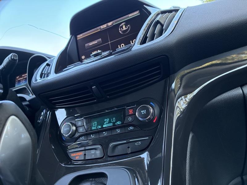 Ford Escape Titanium 4WD 2015