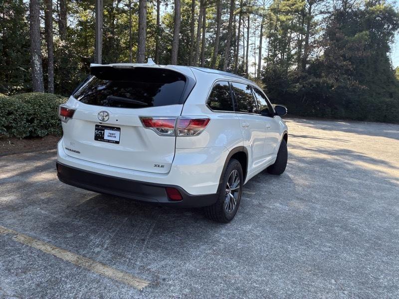 Toyota Highlander XLE FWD V6 2016
