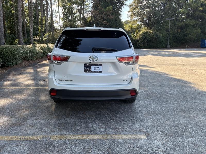 Toyota Highlander XLE FWD V6 2016