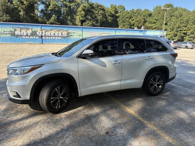 Toyota Highlander XLE FWD V6 2016