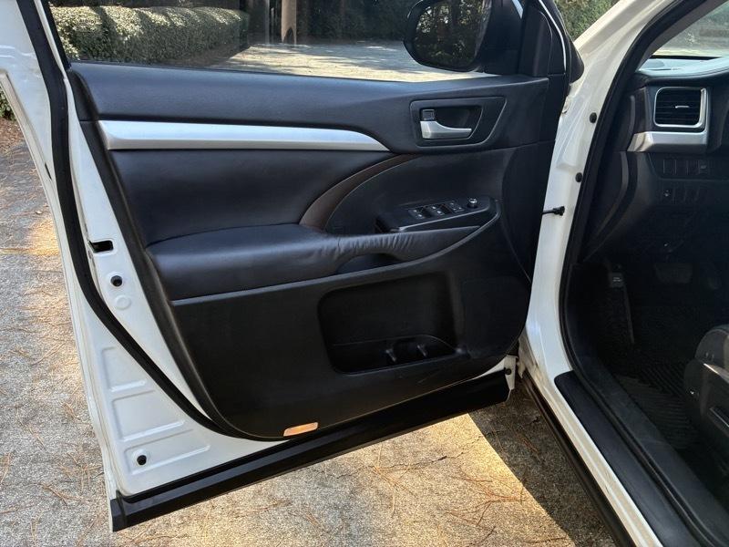 Toyota Highlander XLE FWD V6 2016