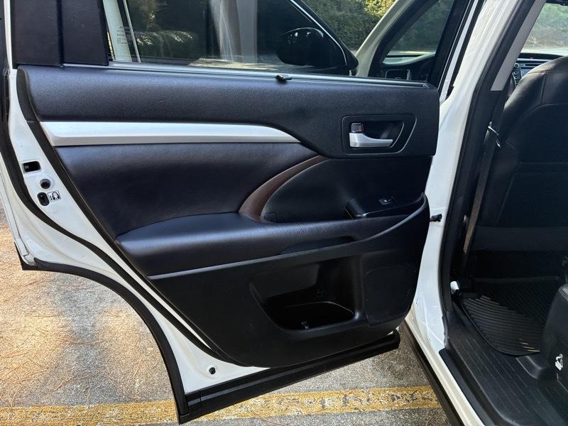 Toyota Highlander XLE FWD V6 2016