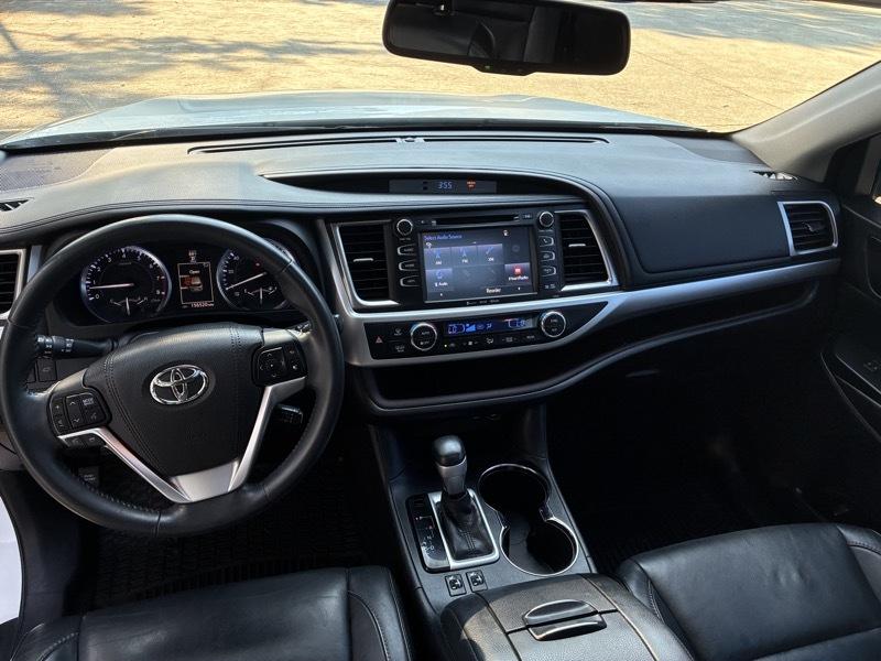 Toyota Highlander XLE FWD V6 2016