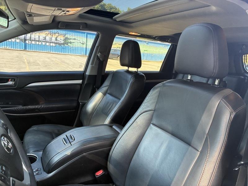Toyota Highlander XLE FWD V6 2016