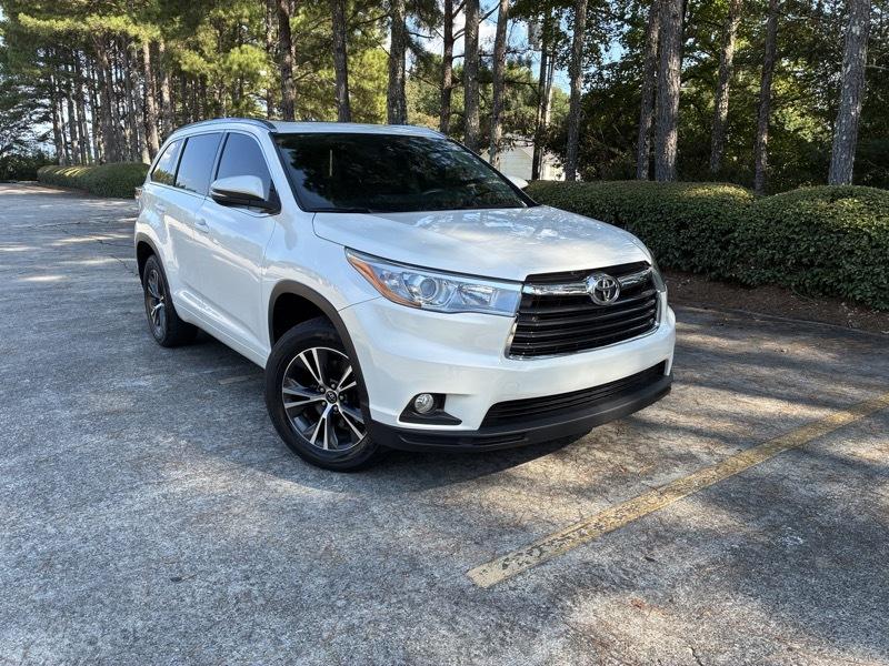2016 Toyota Highlander XLE FWD V6