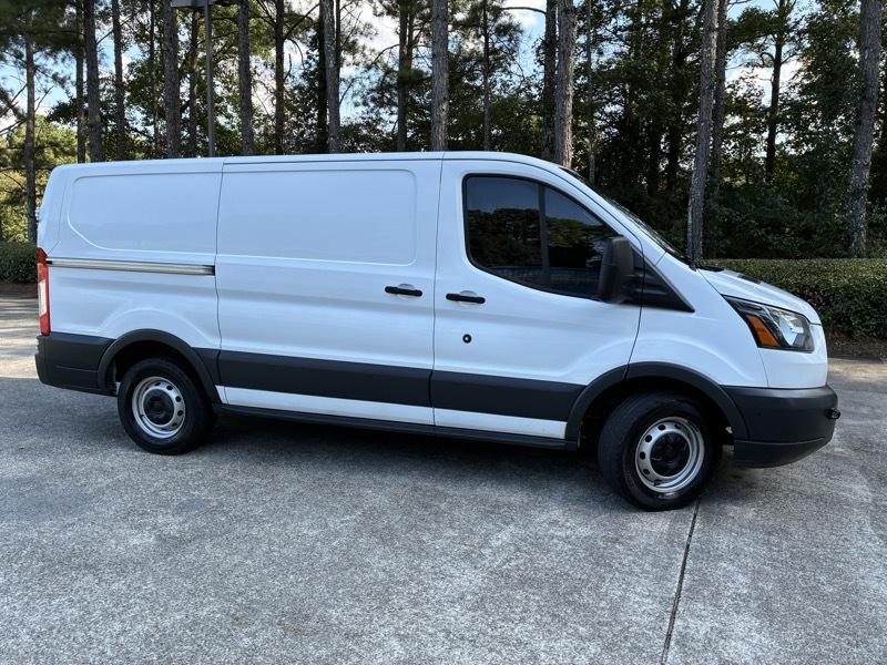 Ford Transit 150 Van Low Roof w/Sliding Pass. 130-in. WB 2017
