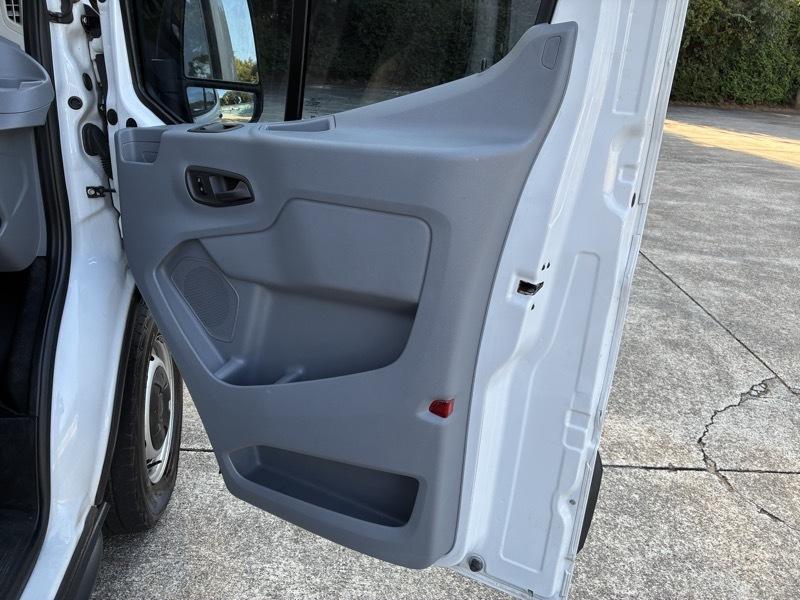 Ford Transit 150 Van Low Roof w/Sliding Pass. 130-in. WB 2017