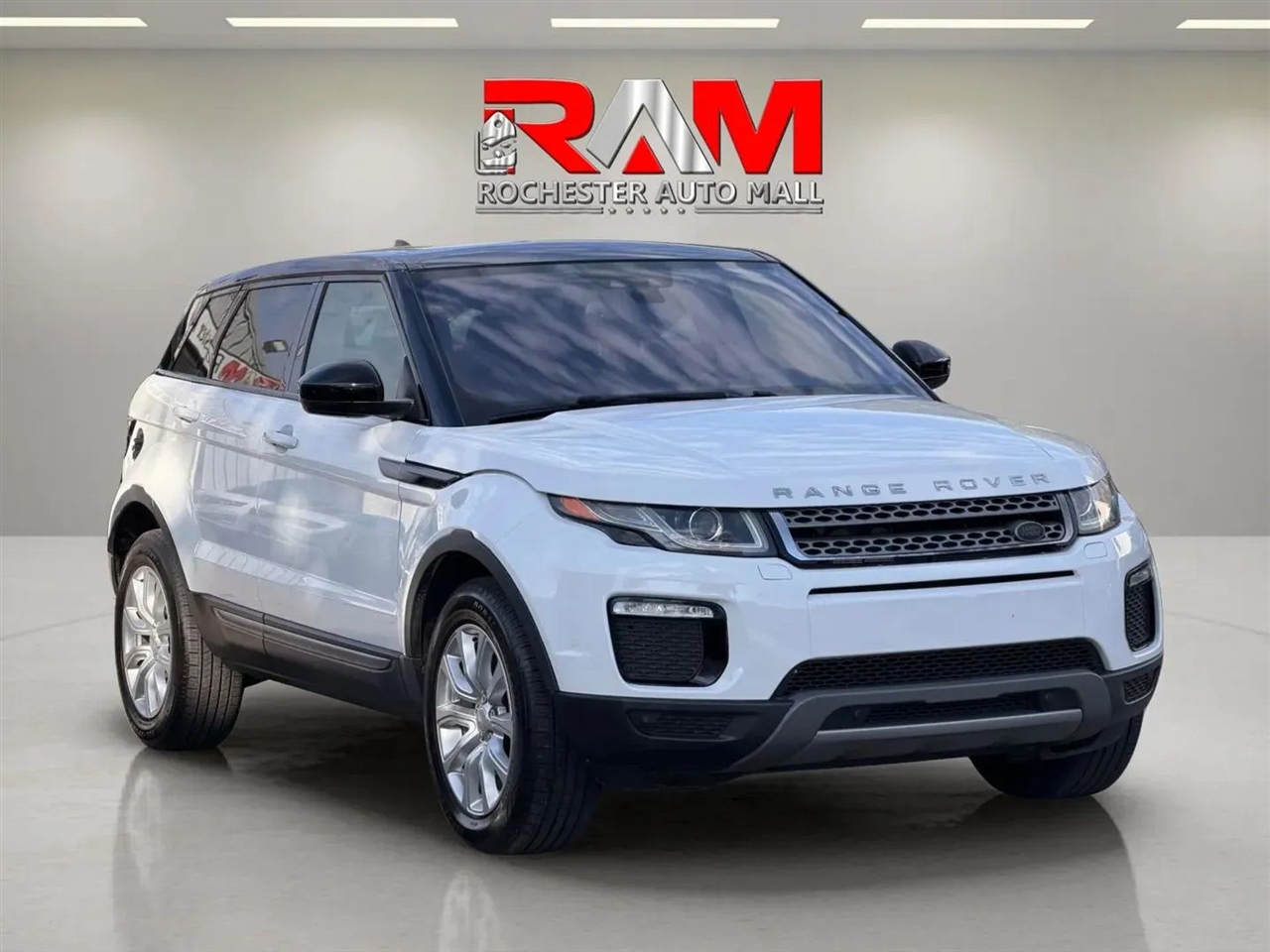 2018 Land Rover Range Rover Evoque SE Sport Utility 4D