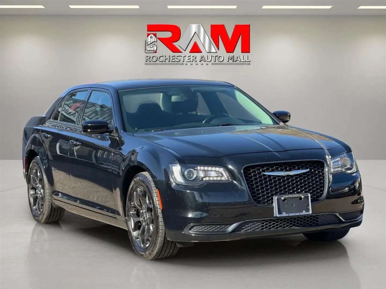 2019 Chrysler 300 300 Touring Sedan 4D