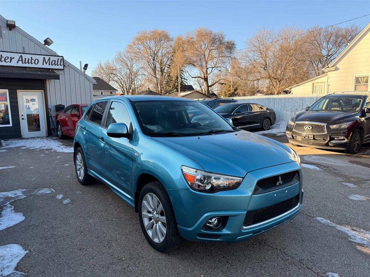 Mitsubishi Outlander Sport  2011