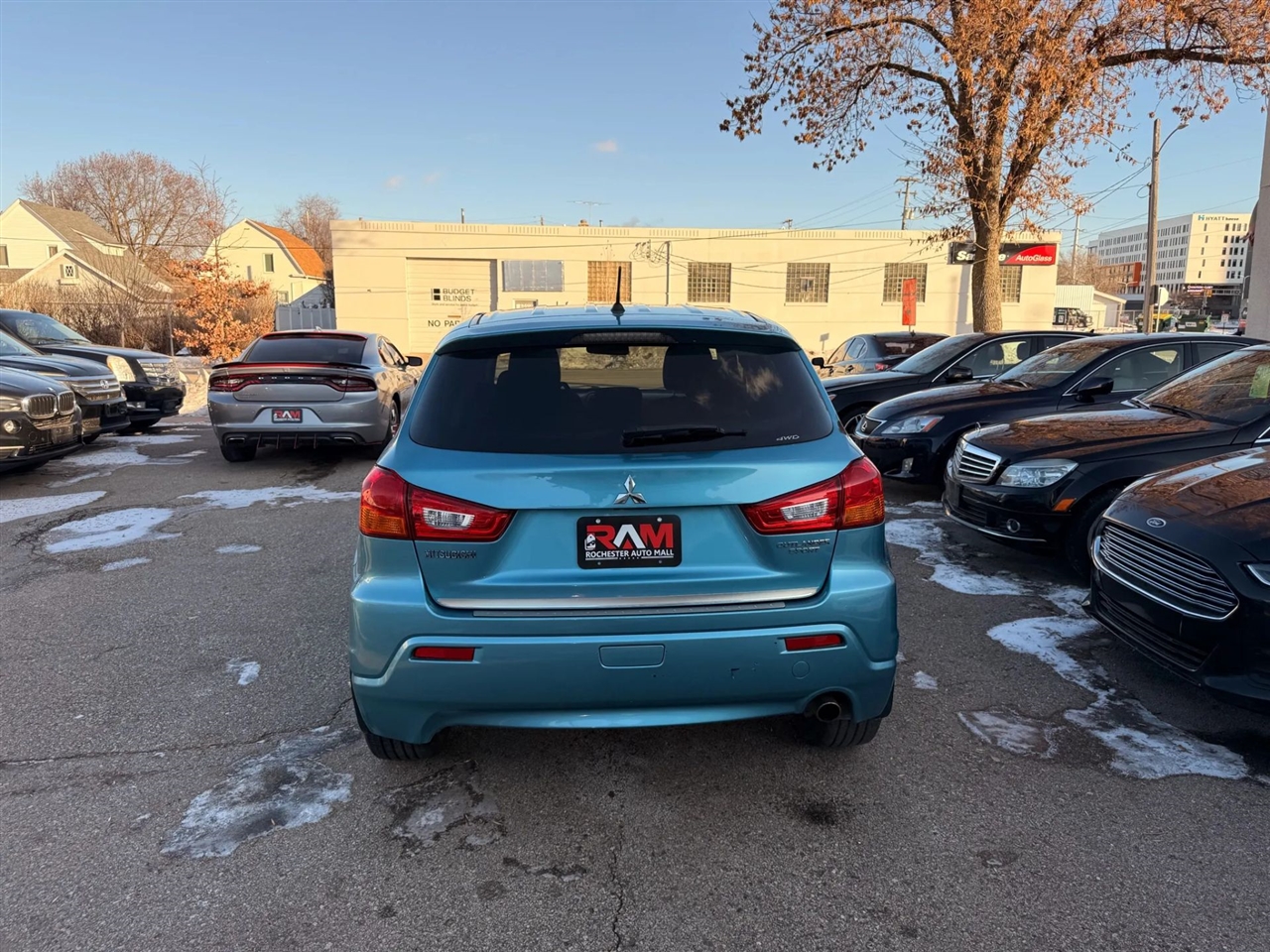 Mitsubishi Outlander Sport  2011