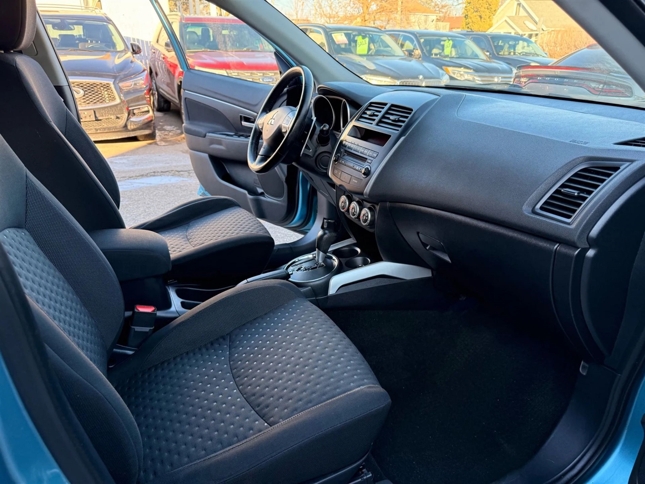 Mitsubishi Outlander Sport  2011