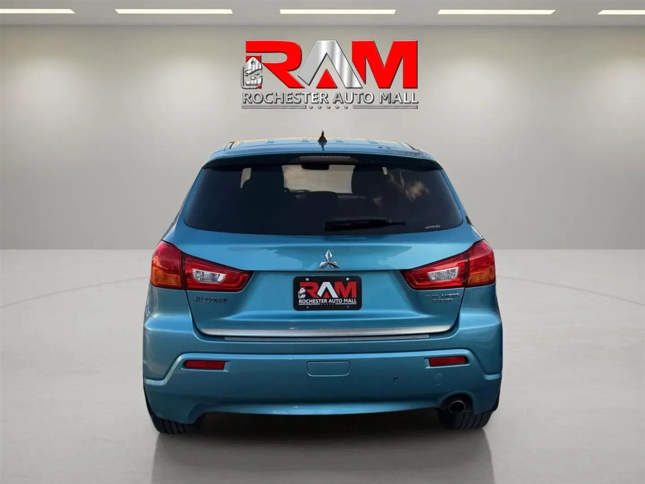 Mitsubishi Outlander Sport  2011