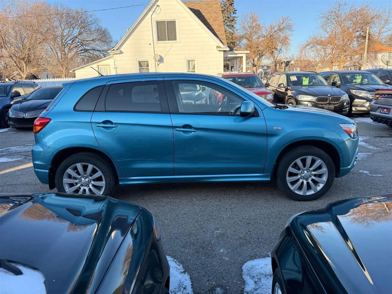 Mitsubishi Outlander Sport  2011