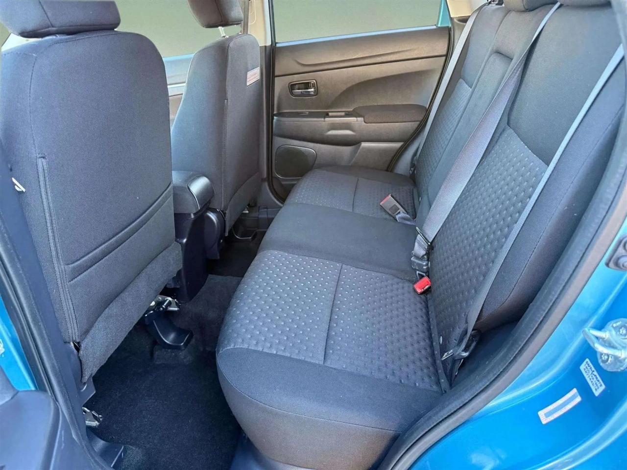 Mitsubishi Outlander Sport  2011