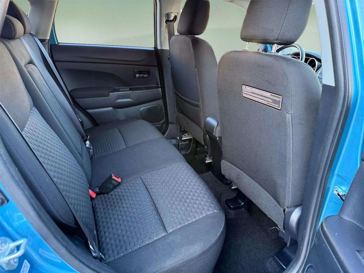 Mitsubishi Outlander Sport  2011