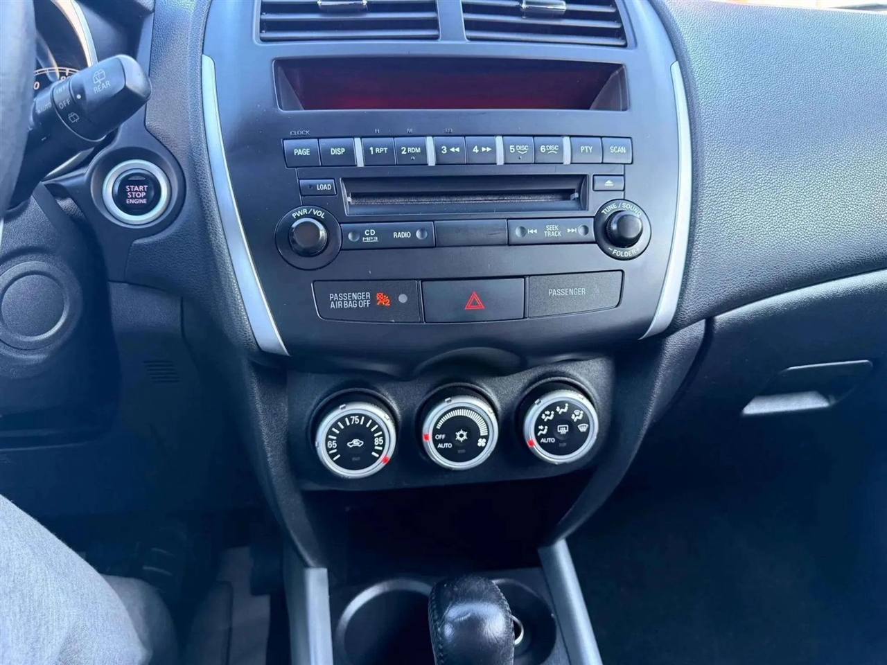 Mitsubishi Outlander Sport  2011