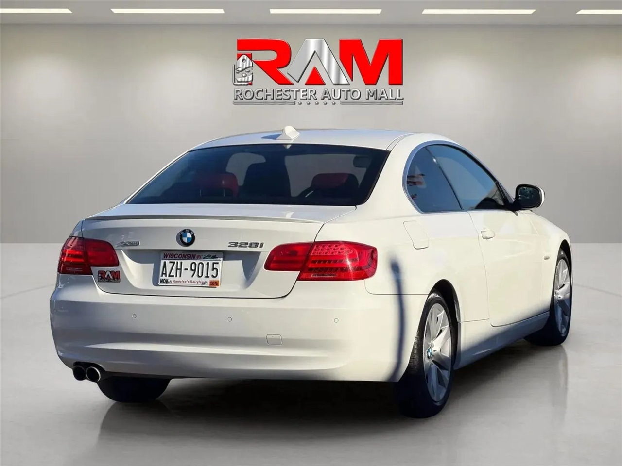 BMW 3 Series  2011