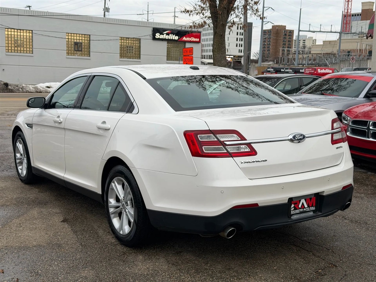 Ford Taurus  2016