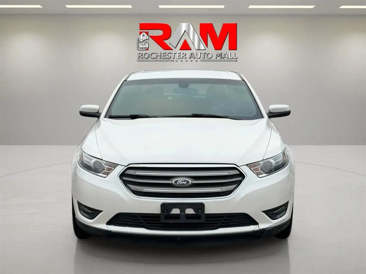 Ford Taurus  2016