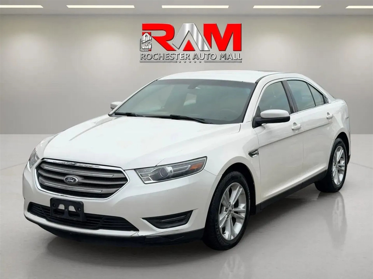 Ford Taurus  2016