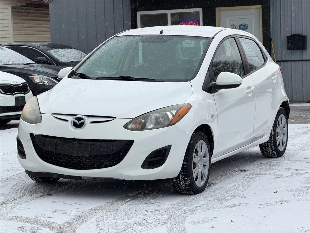 Mazda MAZDA2  2013