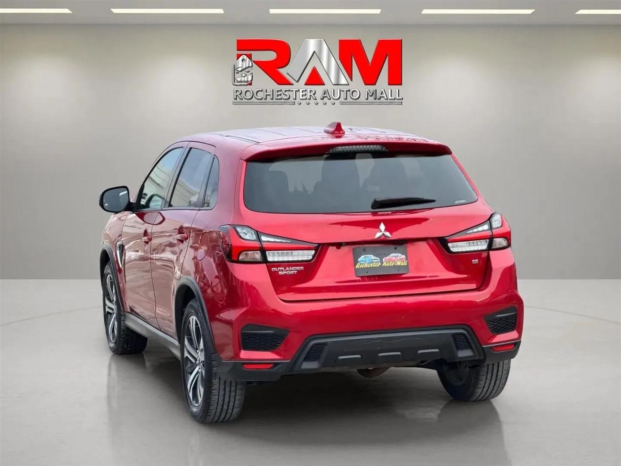 Mitsubishi Outlander Sport  2021